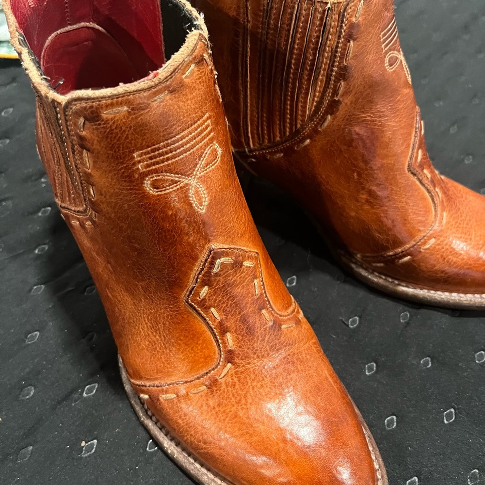 Designer BED STU Natural Leather Western Boots